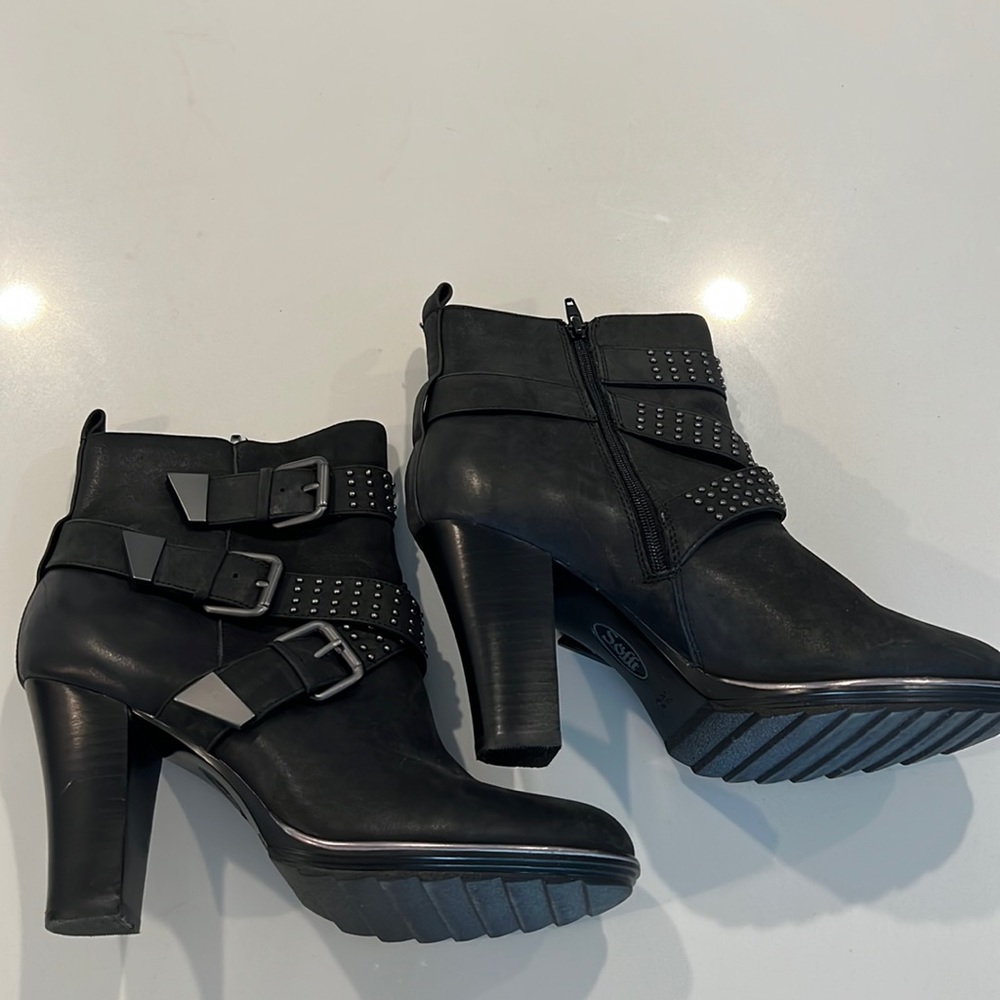 Sofft heel boots
